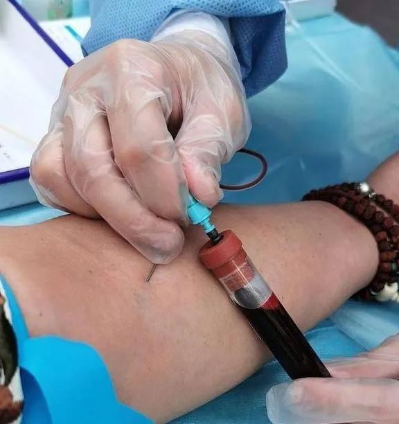 27岁女博确诊HIV阳性,被传染的途径让人无法接受!