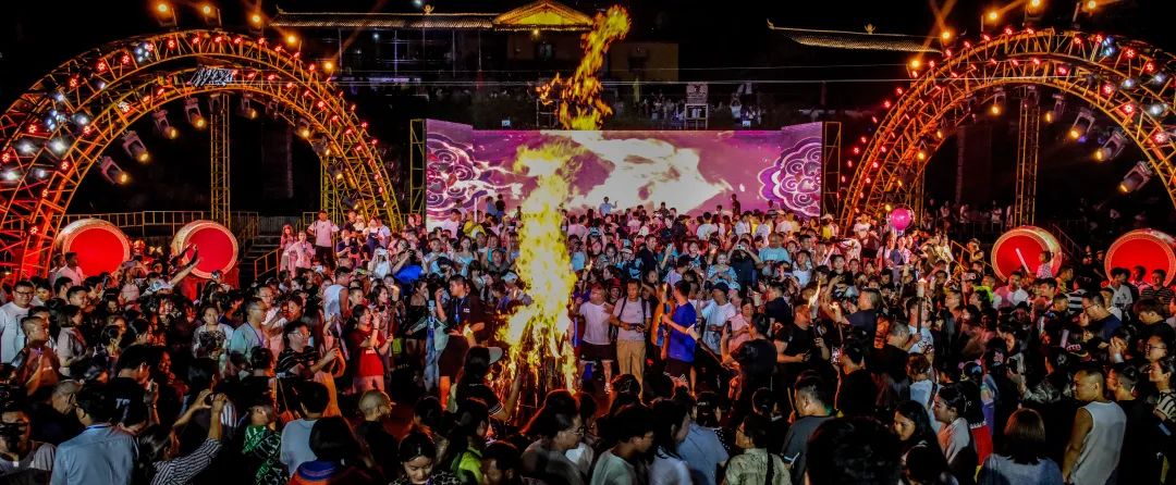 峨边黑竹沟篝火晚会,火把节彝族打歌展演