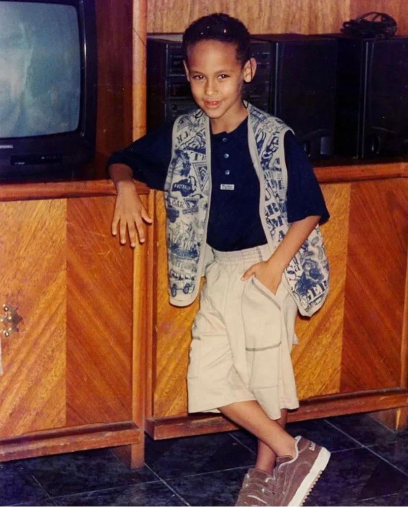 足坛“风流大师”,17岁当爹,30岁换20个女友,如今女友再怀孕