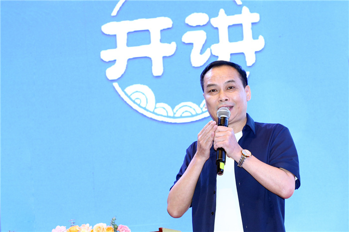 两场高端演讲，一场专题对话！荆州举行中国童装企业家沙龙聊这事