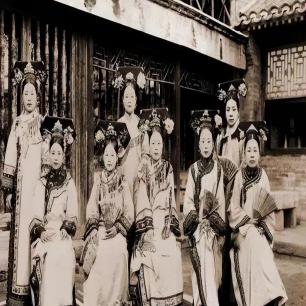 日军日记:*安妇慰**不服从管教,我很愤怒,用*刀刺**插入她的*体下**