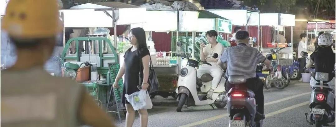 深圳正式摆摊点,深圳开放摆摊首周乱摆卖重回街头