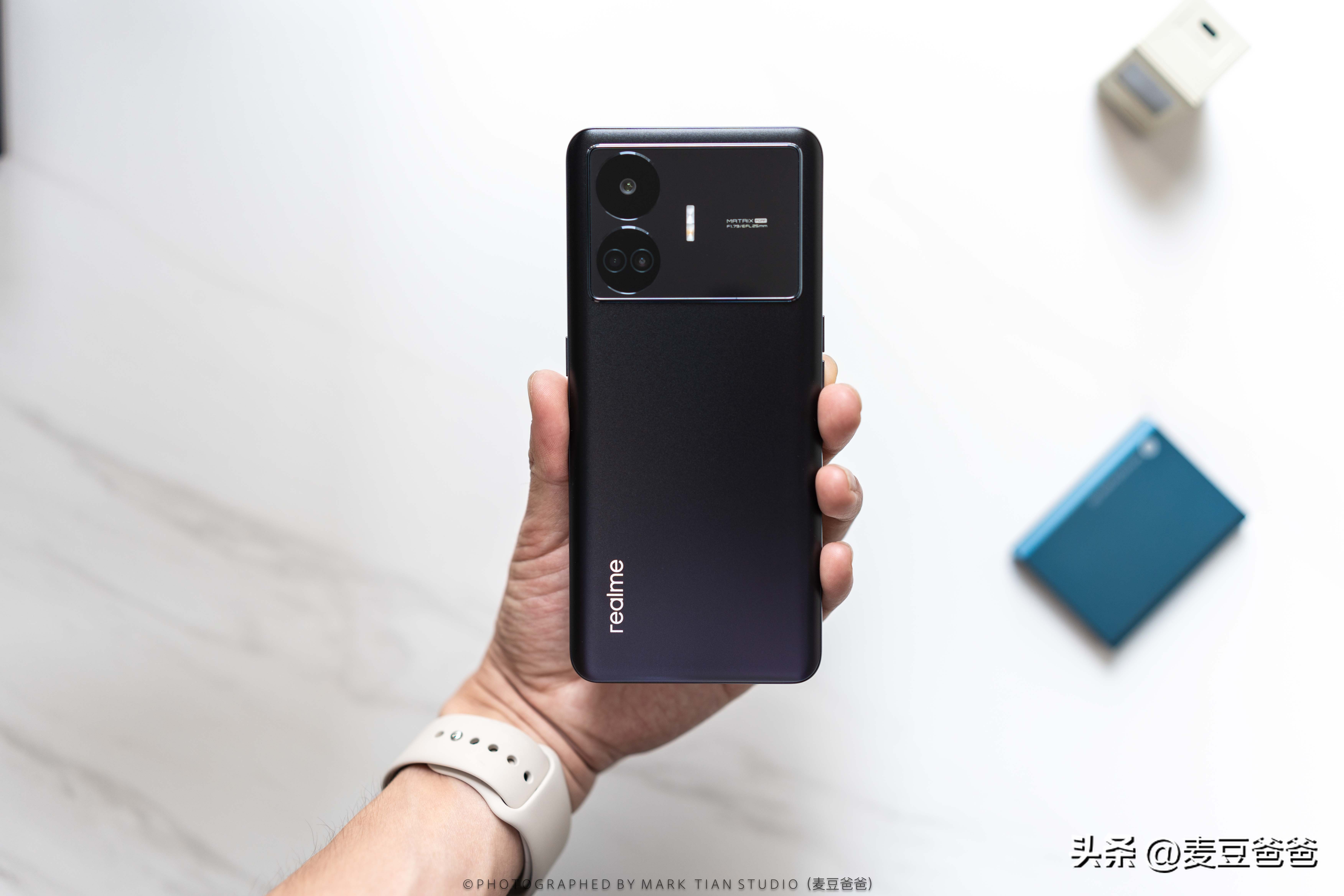 中端手机的自我修养,取舍之道:真我GTNeo5SE越级体验?