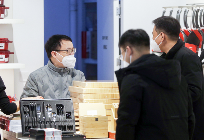 乌鲁木齐杉杉奥特莱斯广场品牌,促消费乘势迈出新步伐