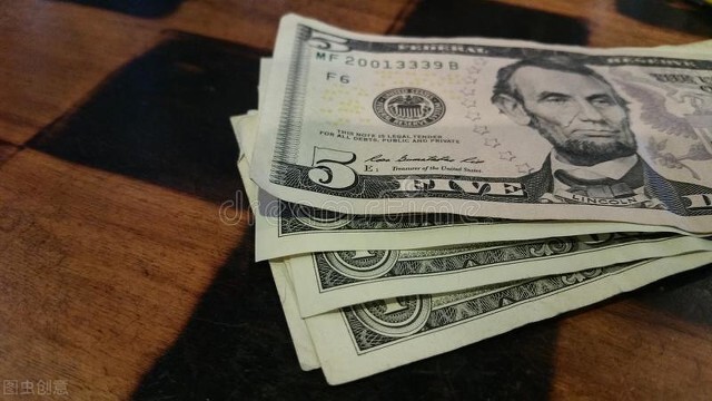 导游最多赚多少钱,一顿饭700多服务费咋来的