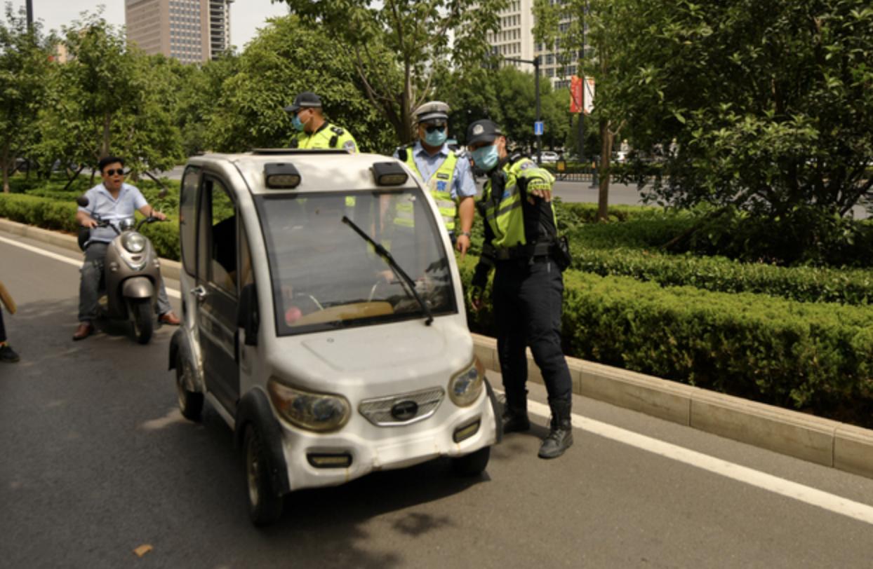 购买四轮电动车要注意些什么,便宜的四轮电动车靠谱吗