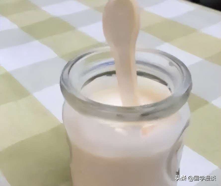 4个月宝宝喝了鱼汤拉肚子,4个月宝宝吃了一勺米汤拉肚子