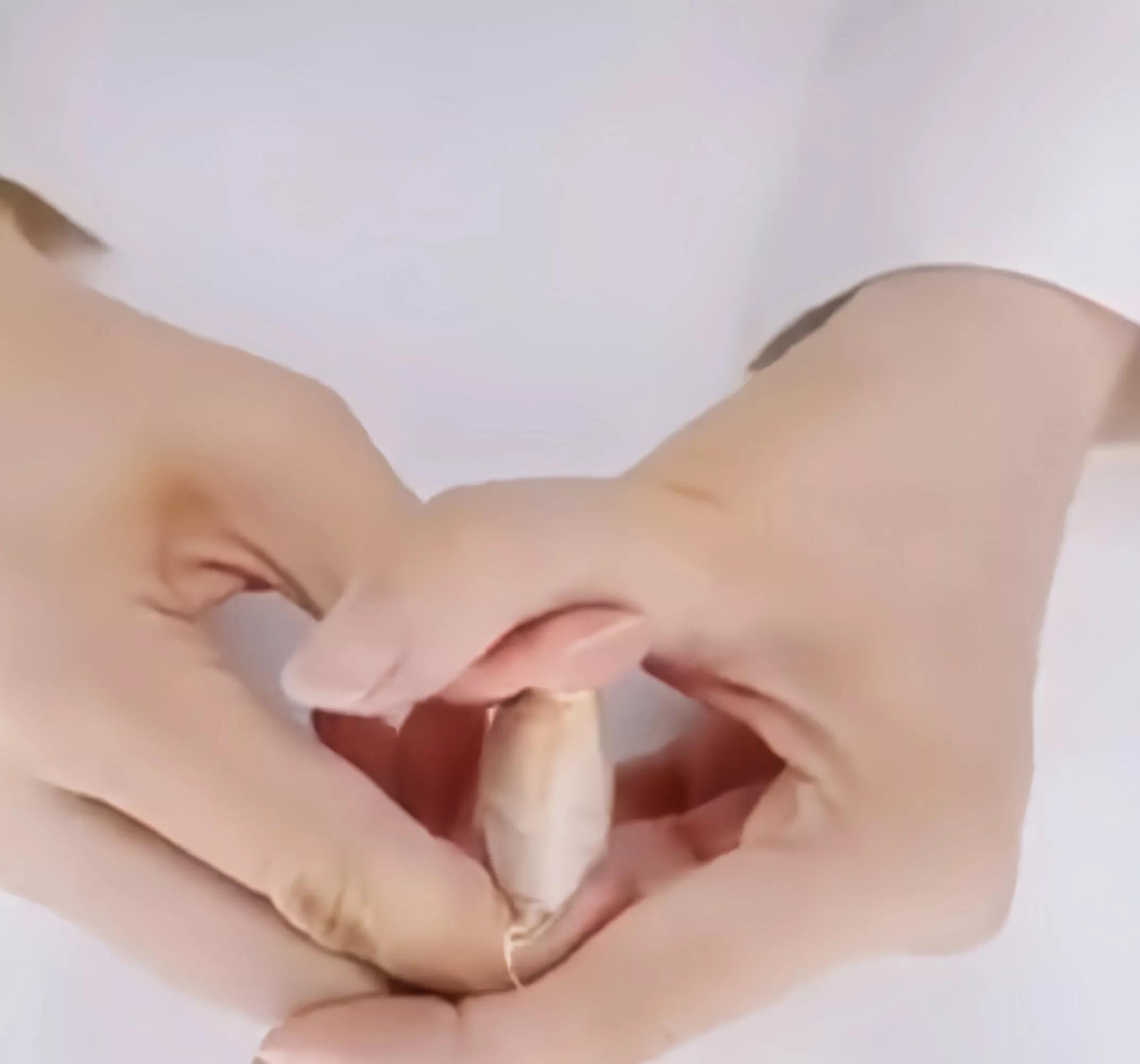 有芯卷纸挂墙上小妙招,无芯卷纸怎么抽芯出来小妙招