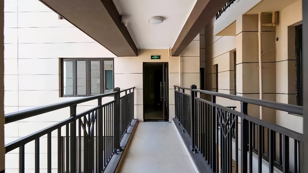 买连廊中间户的你们后悔了吗,买了连廊房子会不会后悔