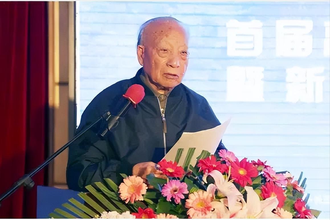 掏粪工白手起家，打造出900亿“中国好莱坞”，横店之王靠随缘？