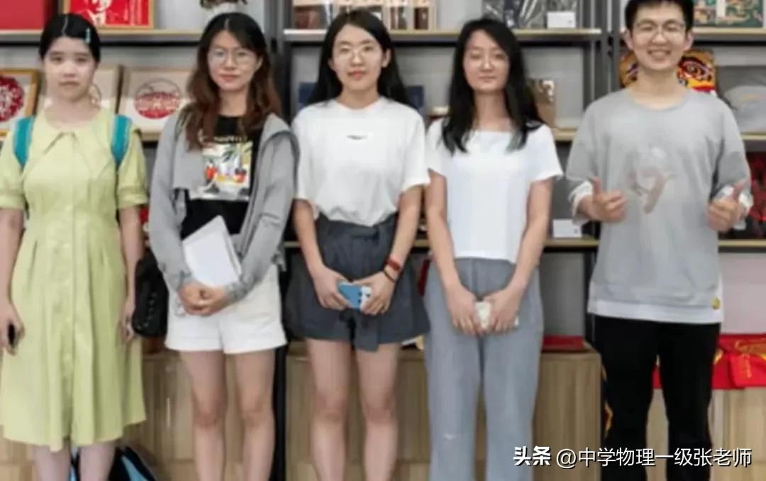 00后创业第一个月赚到第一桶金,奋斗在努力赚钱的路上