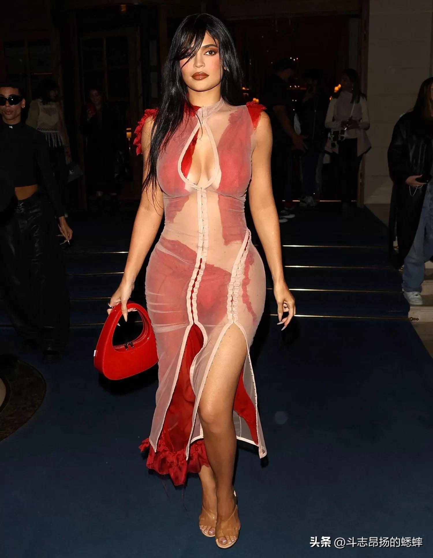 吉赛尔邦辰穿prada的恶魔,吉赛尔邦辰t台超自信