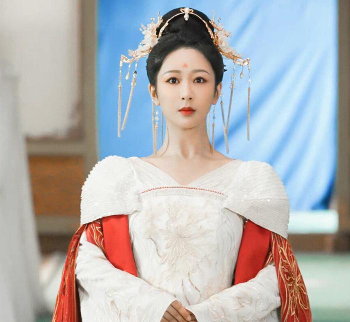 杨紫代露娃长相思同框路透,长相思杨紫被看呆的造型