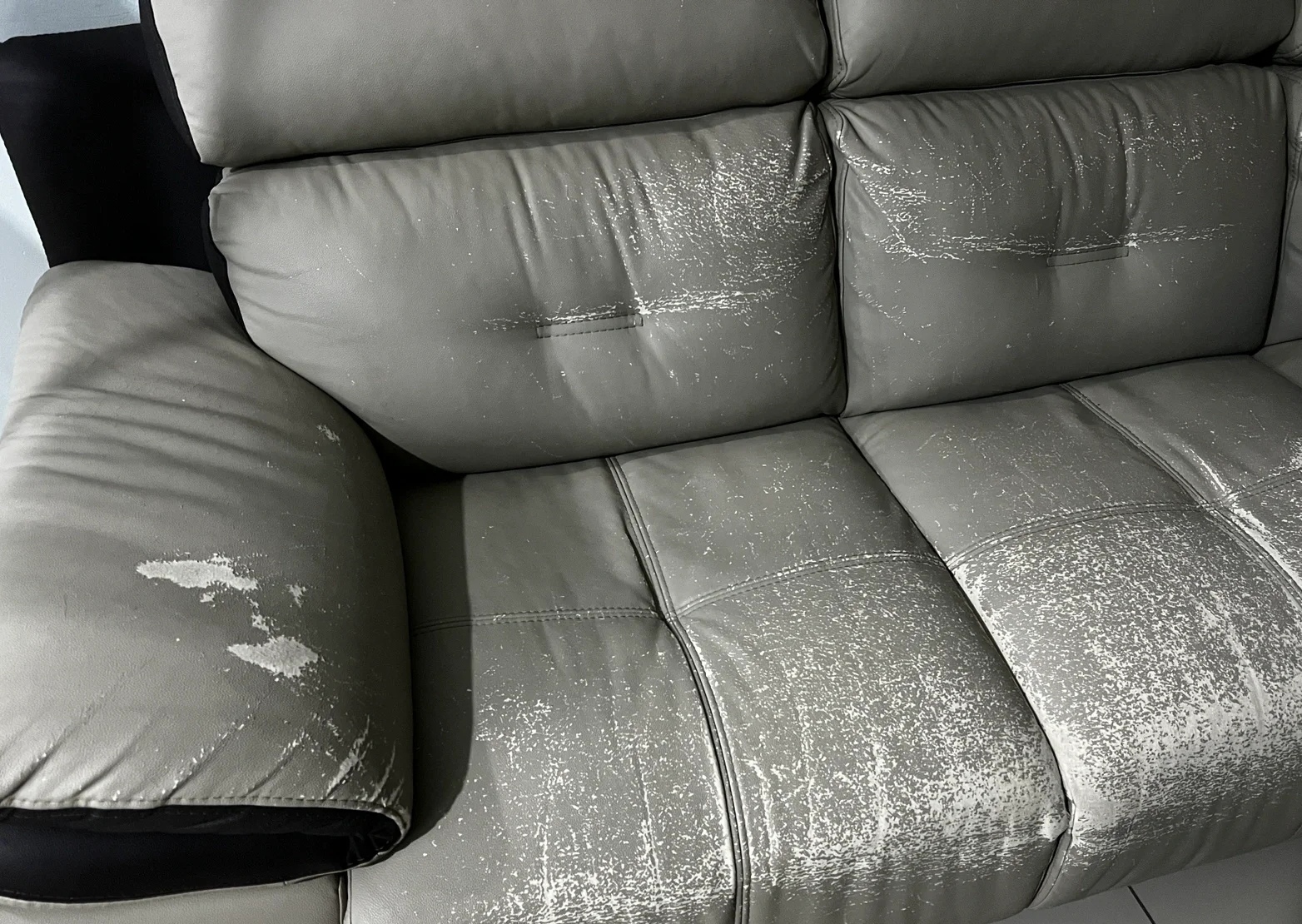 这五种沙发再便宜都不要买,这八种问题沙发建议你一定不要买