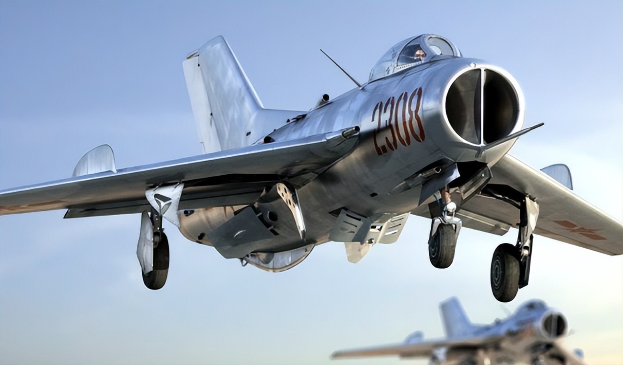 79年埃及购买中国50架歼6，竟嫌性能落后不愿给钱，穆巴拉克解围