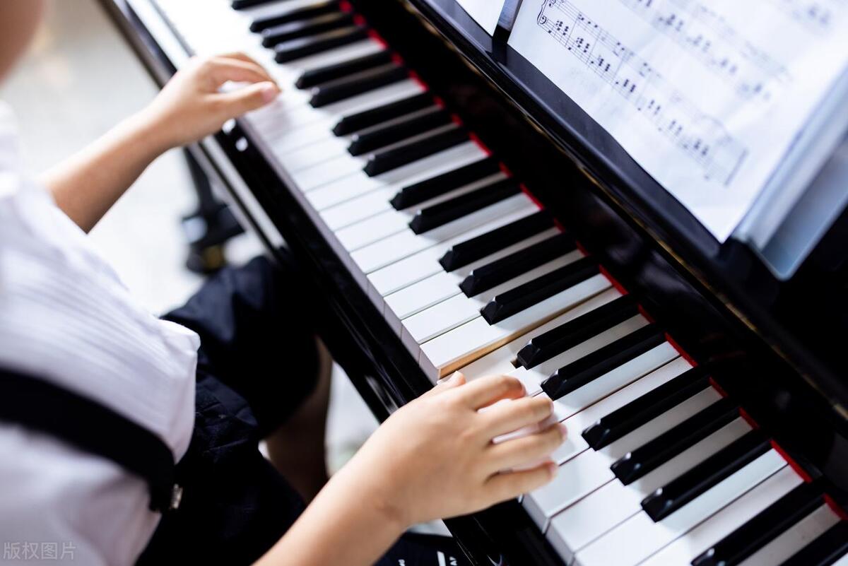 钢琴曲怎么区分该用几级和弦,钢琴曲有哪些难度比较高