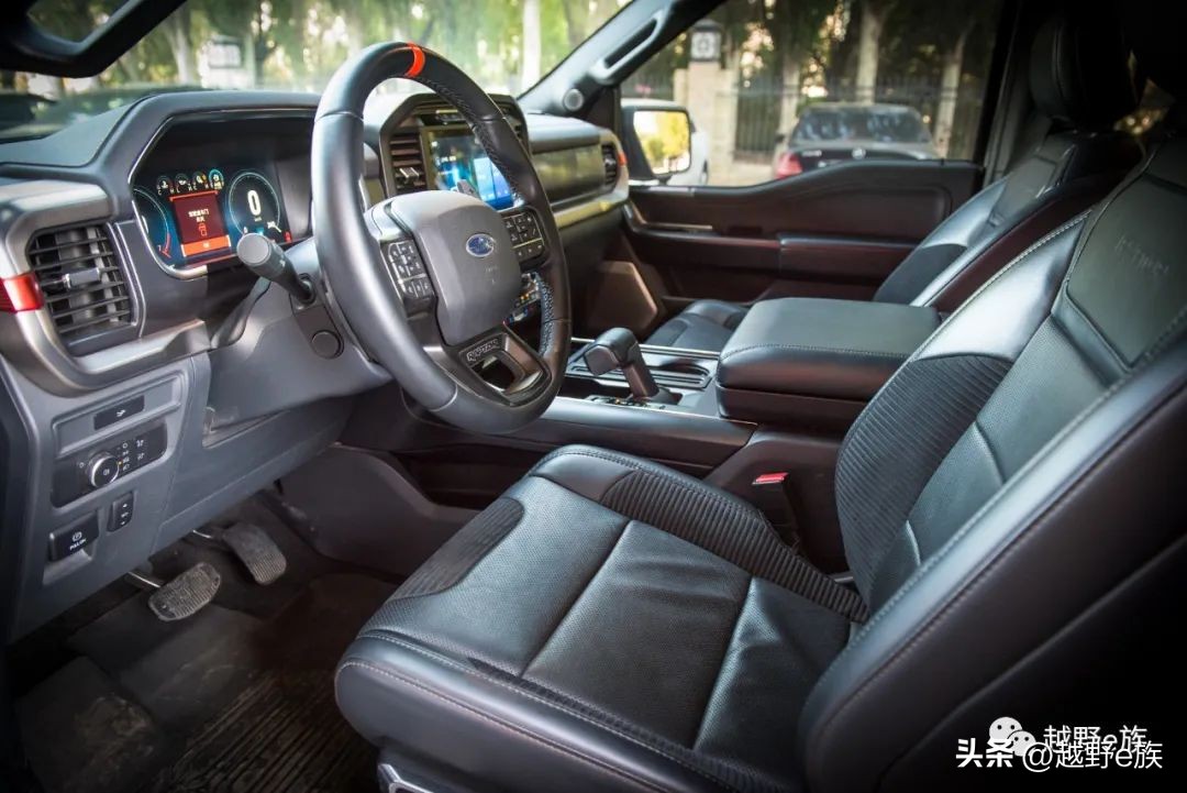 全新福特f-150猛禽最新消息曝光,第三代福特f-150猛禽依旧硬核