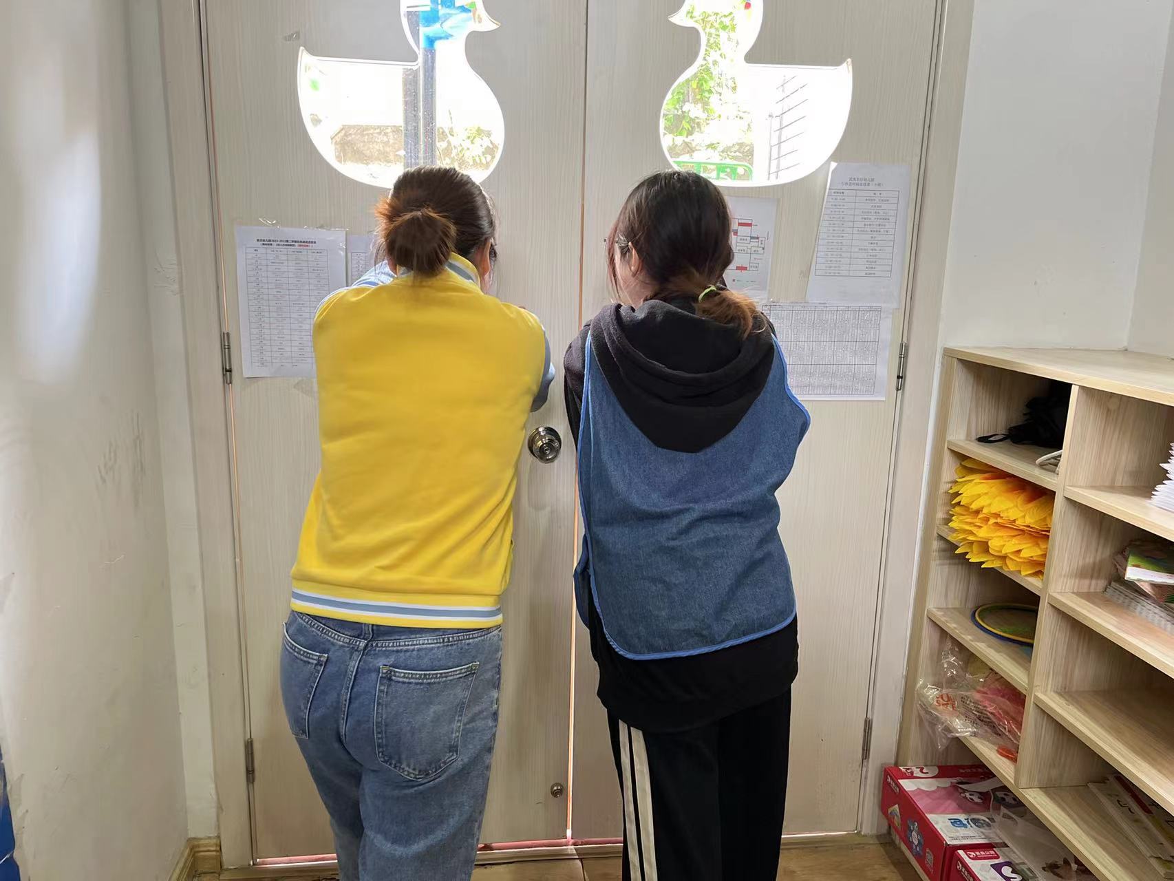 幼儿园反恐防暴应急演练活动简报,幼儿园反恐防暴安全演练过程