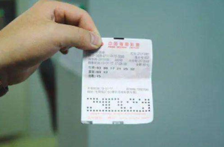 买两块钱的彩票能中500万吗,两块钱的彩票彩票店能赚多少