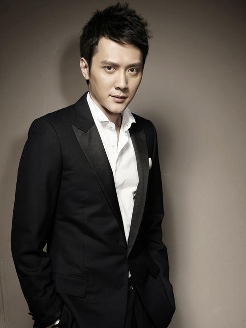 冯绍峰情史丰富,冯绍峰婚后更加成熟稳重了