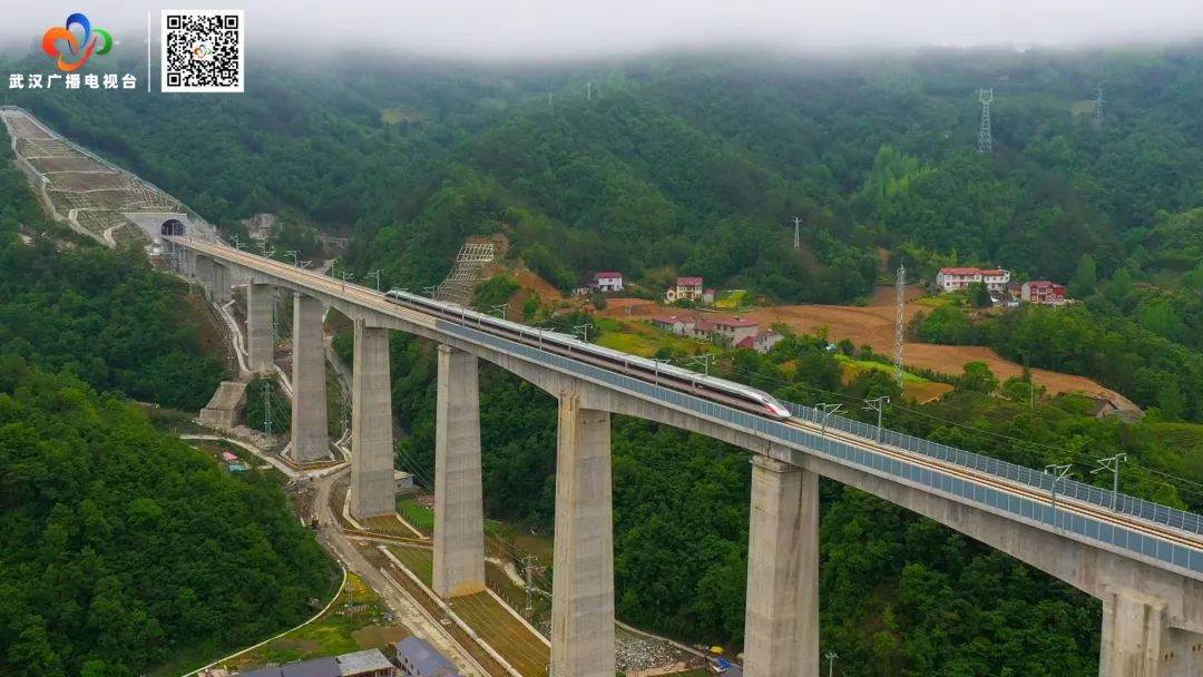 郑渝高铁通车后重庆到武汉几小时,郑渝高铁开通渝万高铁会涨价吗