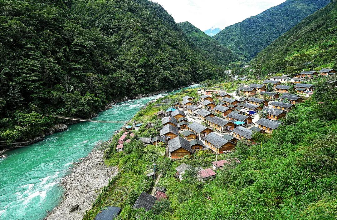 国内最值得自驾的七条绝美路线,此生必去的中国100个攻略