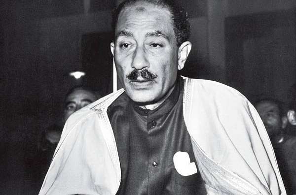 埃及萨达特遇刺背后真凶,埃及萨达特阅兵被刺杀后续