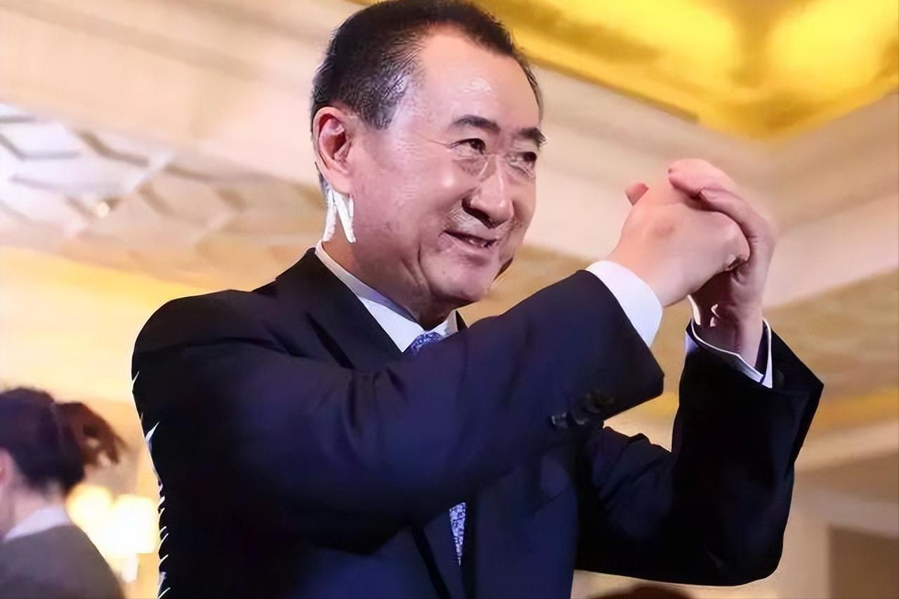 王健林怎么从负债4200亿翻身的,王健林如何从4000亿负债翻身