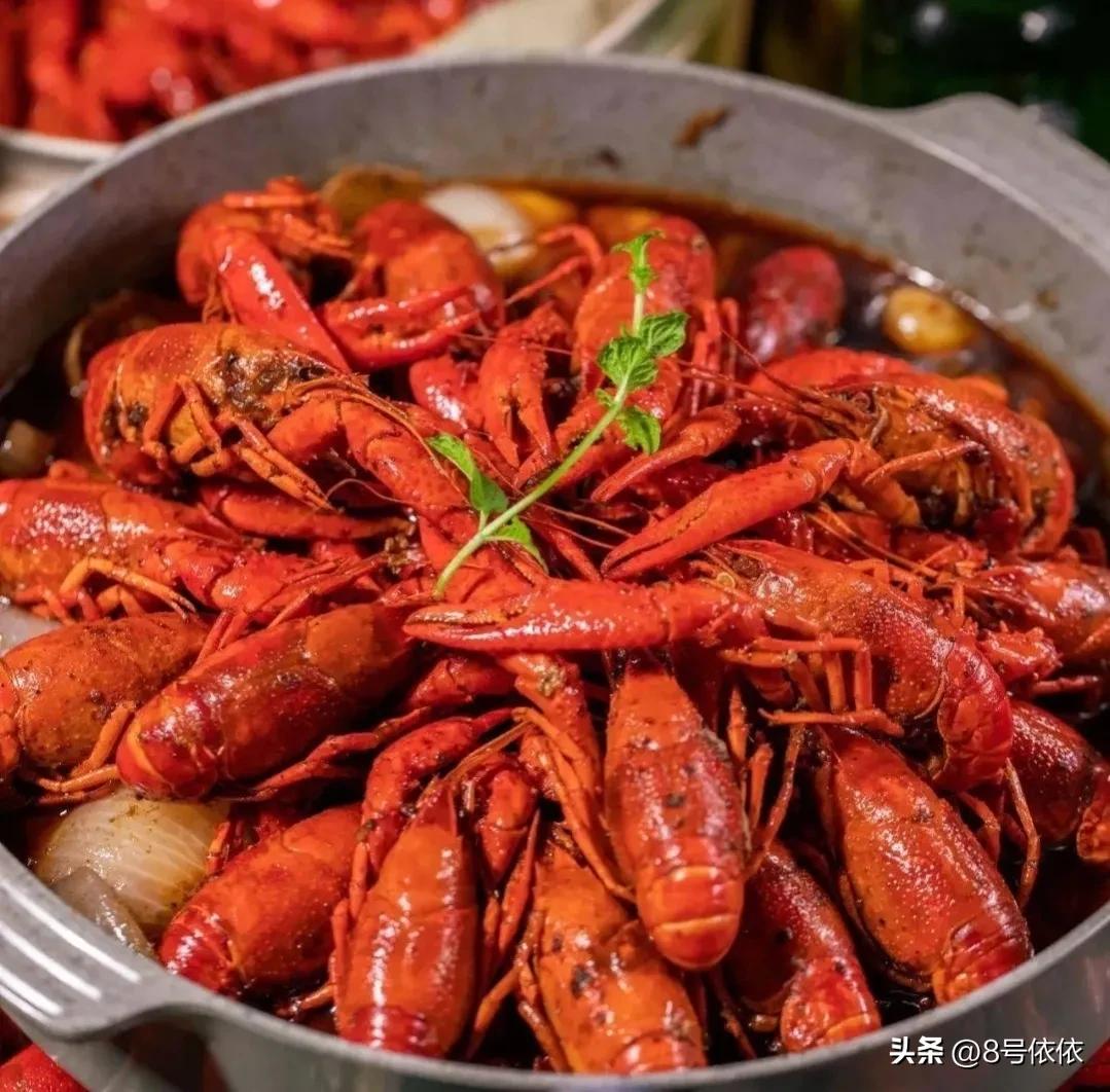 在五线城市开烧烤店一年能挣多少 (98年小伙开烧烤店3个月赚60万)