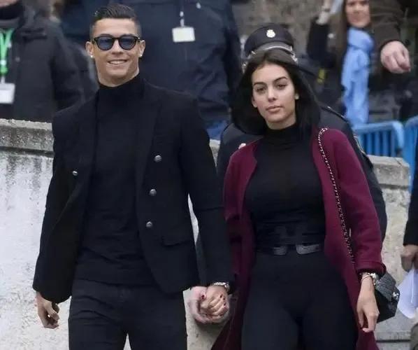 c罗饮恨卡塔尔,37岁C罗泪别世界杯