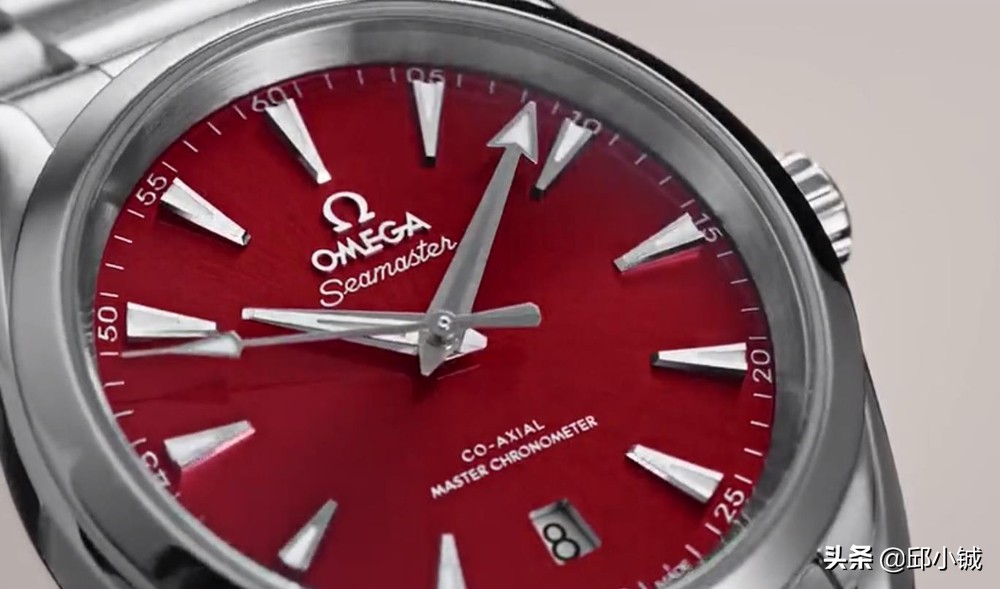 劳力士抄袭它？欧米茄新款海马150米，值得买吗？