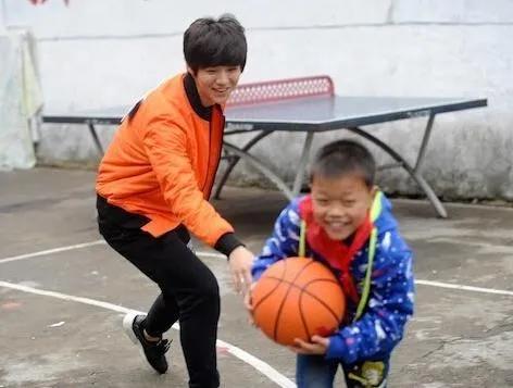 娱乐圈的一股清流鹿晗,鹿晗在最火的时候公布了恋情