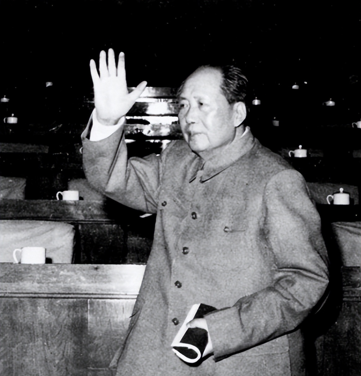 55年，毛主席夸50军在朝鲜打得不错，军长：主席，我想要提个请求