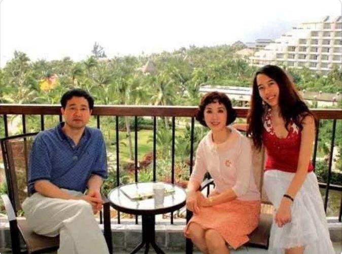 1986龚雪赴美,龚雪因流氓案断送演艺生涯