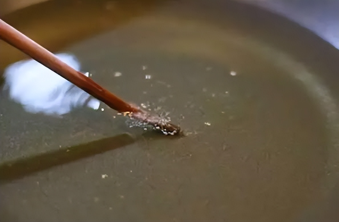 铁锅炒菜冒火不好吗,铁锅炒菜有油烟吗