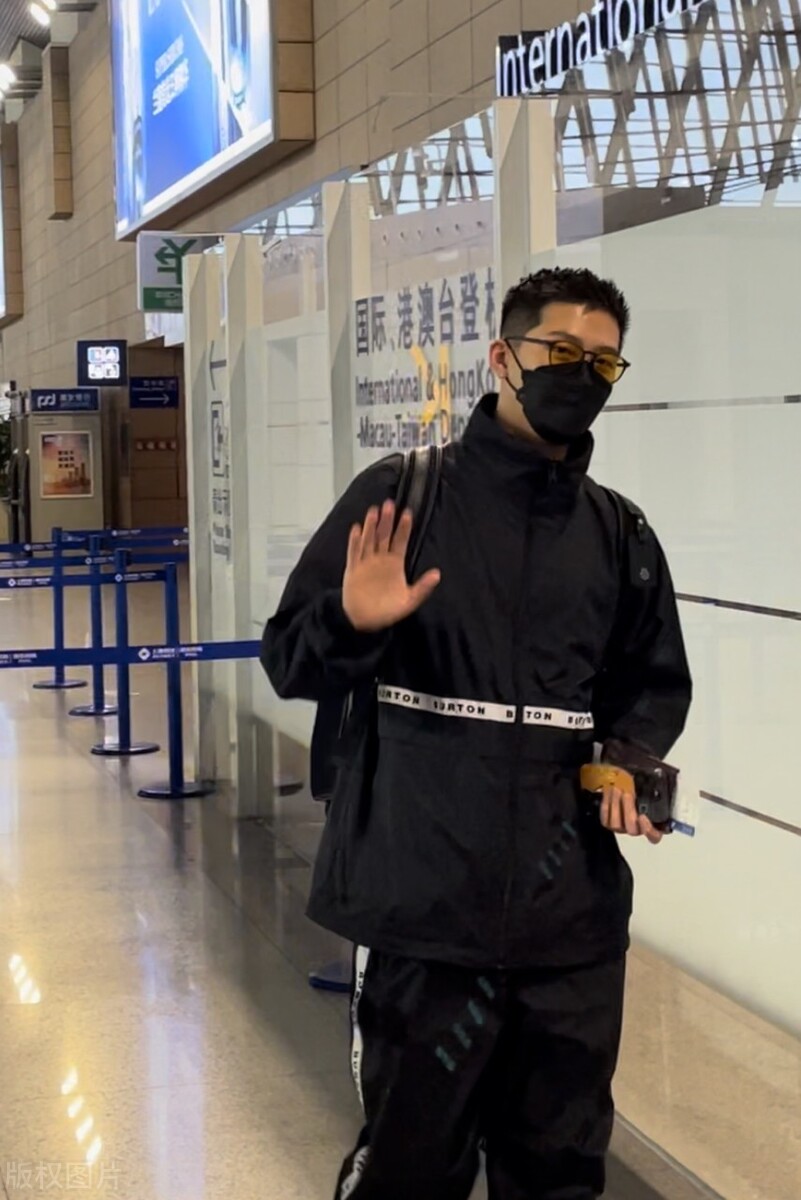 赌王千金何超莲与窦骁同框,赌王千金何超莲和窦骁怎么认识的