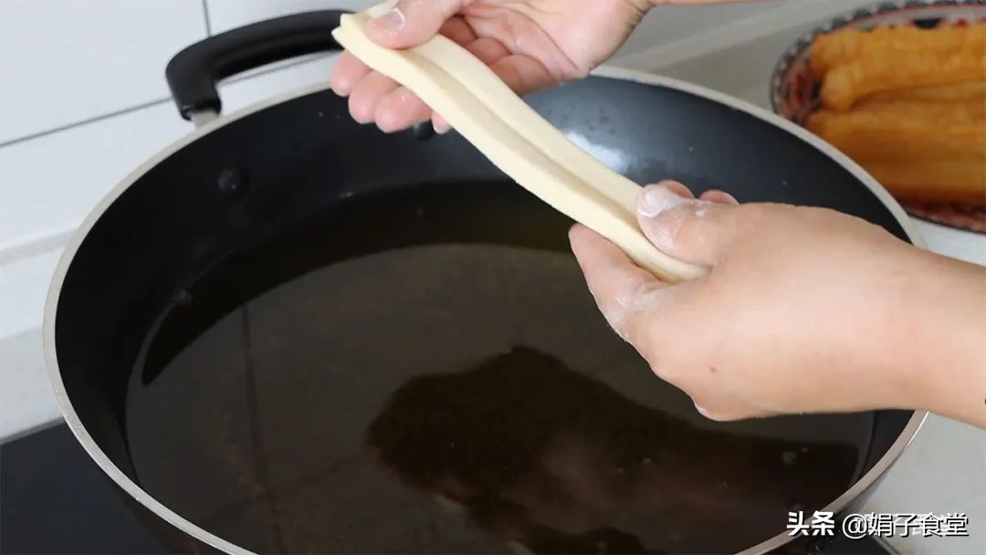 教你在家自制健康油条4种做法,健康酥脆油条的做法和配方