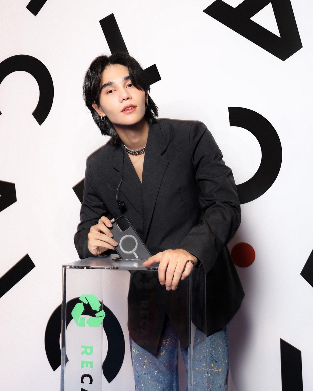 休闲与贵气皆具，“黑帮少爷”罗一杰来教你学穿搭了！