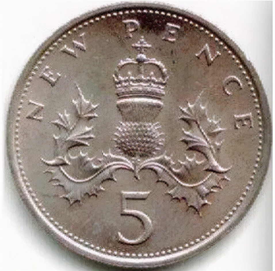 伊丽莎白二世拒绝佩戴苏格兰王冠,苏格兰王冠与英格兰王冠