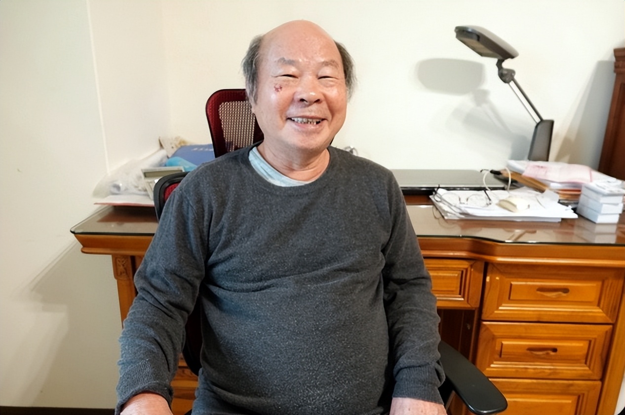 80岁创*党**元老“出山”,痛骂*进党民**20分钟,蔡英文怎会到如此田地