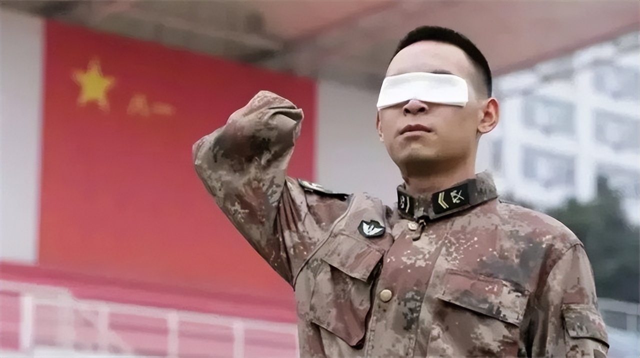 中国排雷英雄杜富国授勋仪式,排雷英雄杜富国八一勋章视频