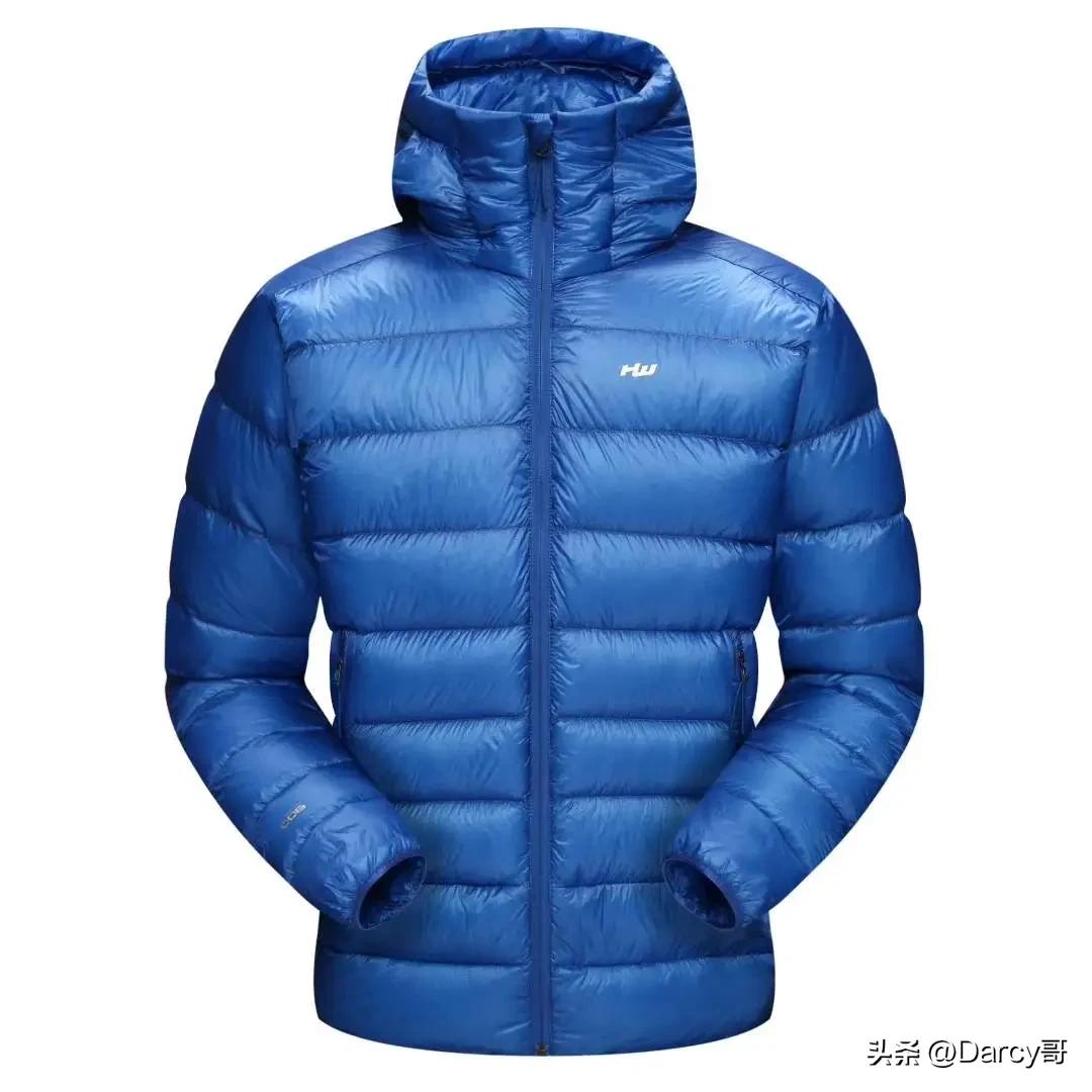 羽绒服羽绒选用，很多国际大牌选用鸭绒，低配价高不如国产