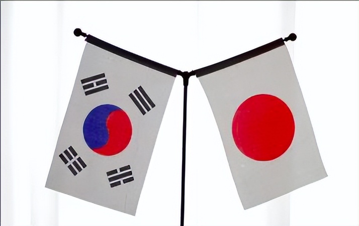 韩国民众当街表演痛打日军,韩民众街头表演痛打日军原视频