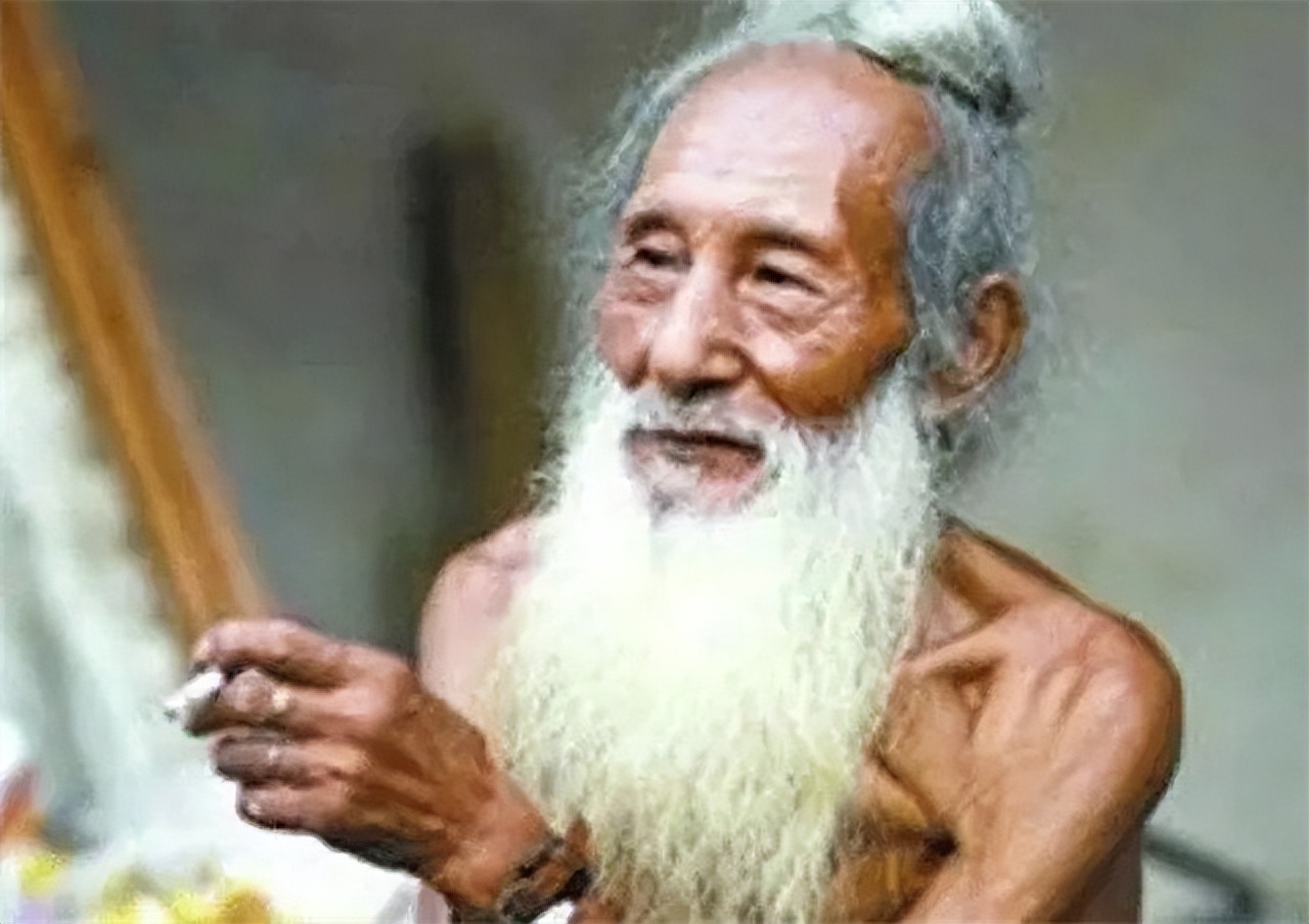 李继胜：87岁的他当“裸模”20年，与24岁女孩同住，子女都不来往