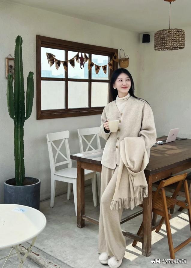 秋季用4双鞋提升时髦感,既能搭裤子又能搭裙子的秋冬鞋