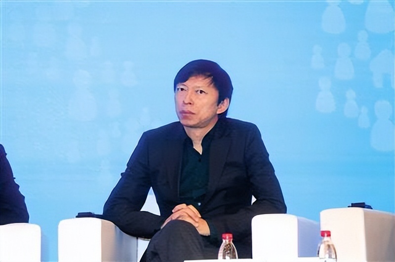 17岁上北大的他,他十七岁考上清华22岁生子