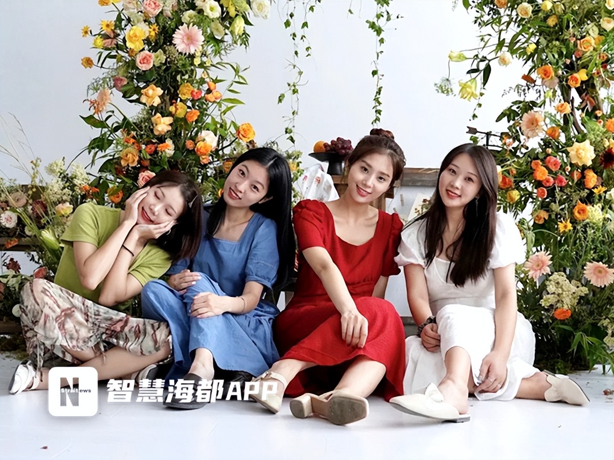 又酷又野！福州两个小姐姐专卖“奇花异卉”