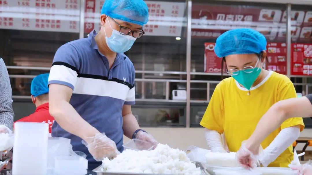 疫情大考彰显中国力量,疫情大考中坚定四个自信