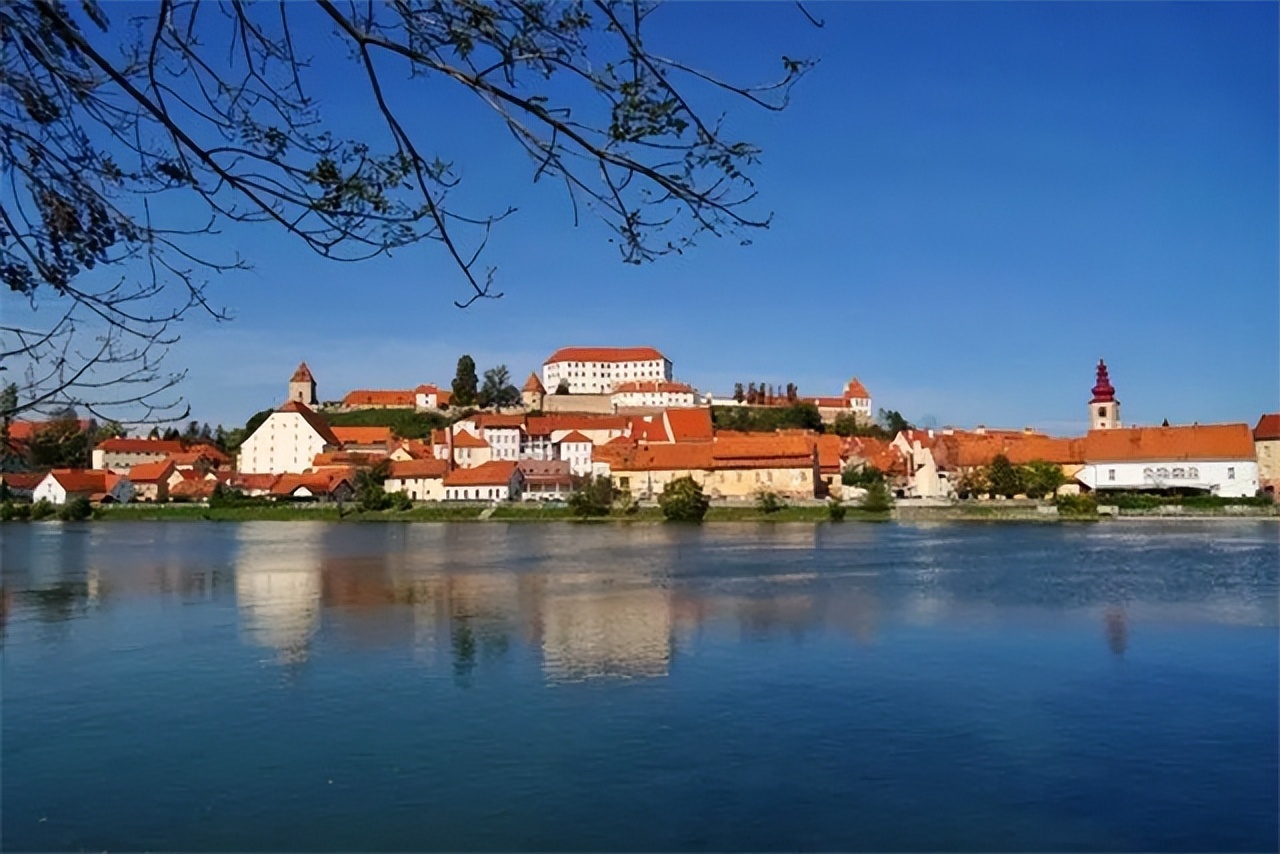 南斯拉夫解体后塞尔维亚军事遗产,1992年南斯拉夫解体