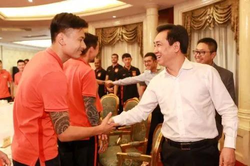 郜林怎么了？刚荣登郑州亿万富翁排行榜，就要1.45亿出售广州豪宅